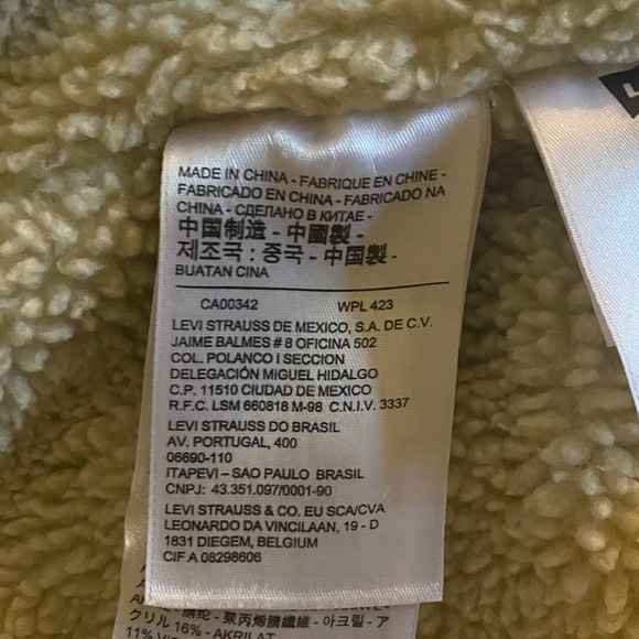 Levi's Disney Light Blue Denim Jacket with Cream Sherpa Lining size small Unisex - Picture 6 of 8